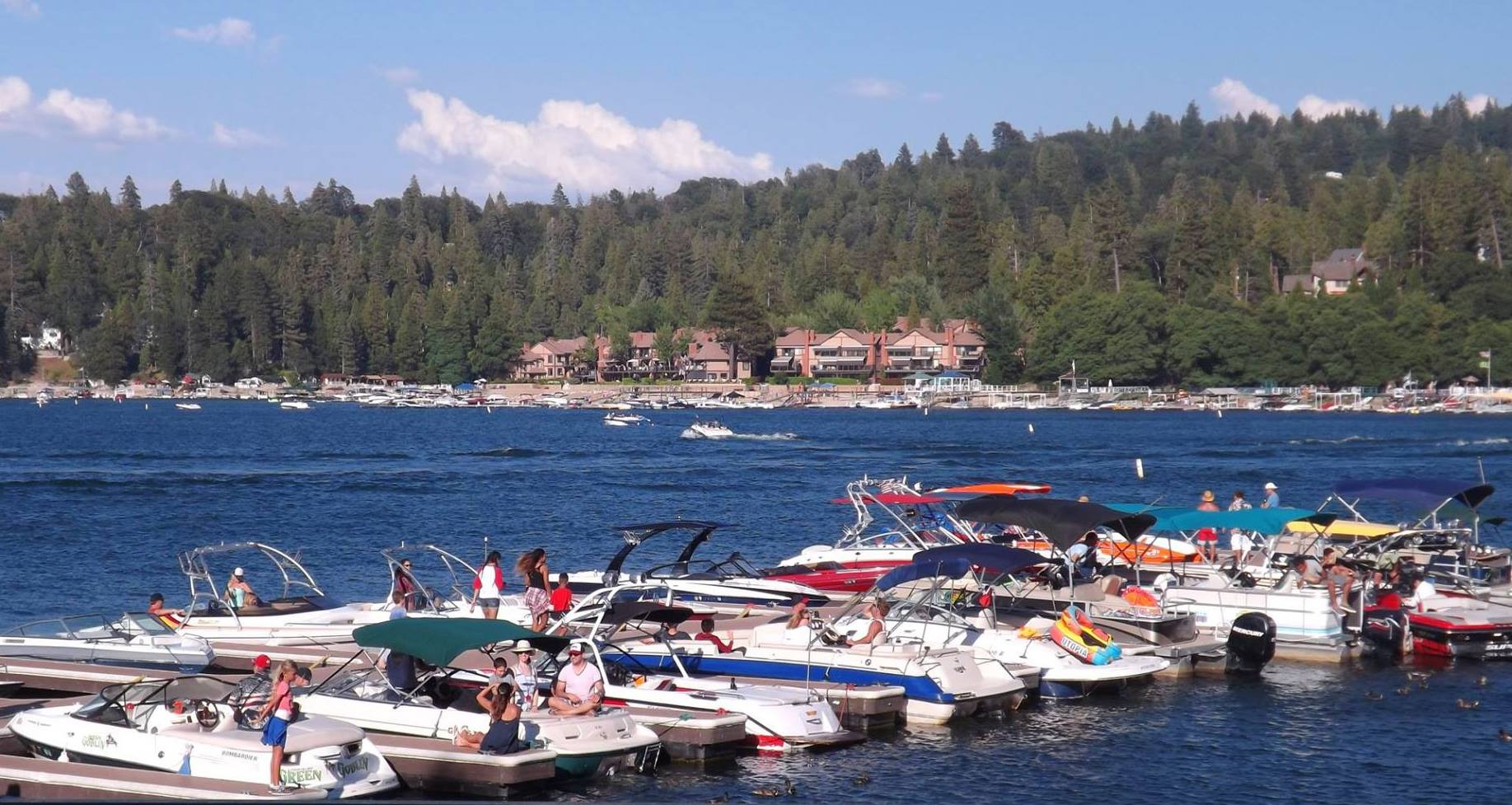 Lake Arrowhead boat rentals docked on a summer afternoon