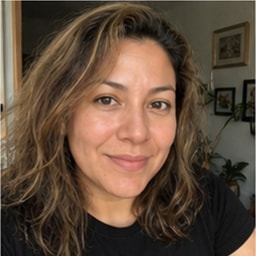 Generated avatar representing Mariela, a Skyforest Getaway guest reviewer