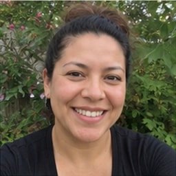 Generated avatar representing Leslie, a Skyforest Getaway guest reviewer