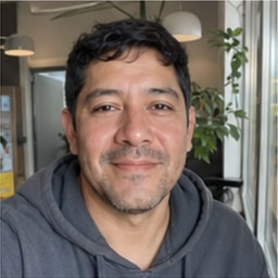 Generated avatar representing David, a Skyforest Getaway guest reviewer