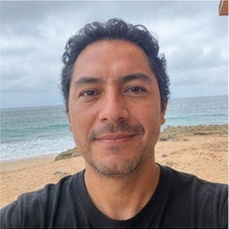 Generated avatar representing Daniel, a Skyforest Getaway guest reviewer