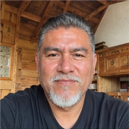 Generated avatar representing Omar, a Skyforest Getaway guest reviewer
