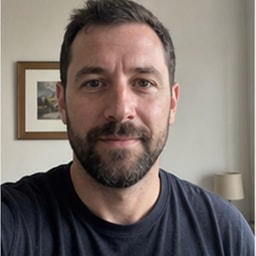 Generated avatar representing Jonathan, a Skyforest Getaway guest reviewer